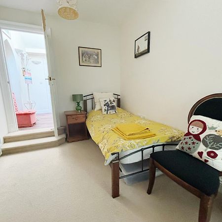 Spacious Town-Centre Apartment With Stunning Views غْريت مالفيرن المظهر الخارجي الصورة