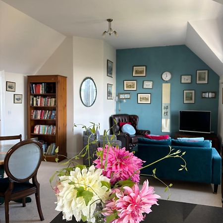 Spacious Town-Centre Apartment With Stunning Views غْريت مالفيرن المظهر الخارجي الصورة