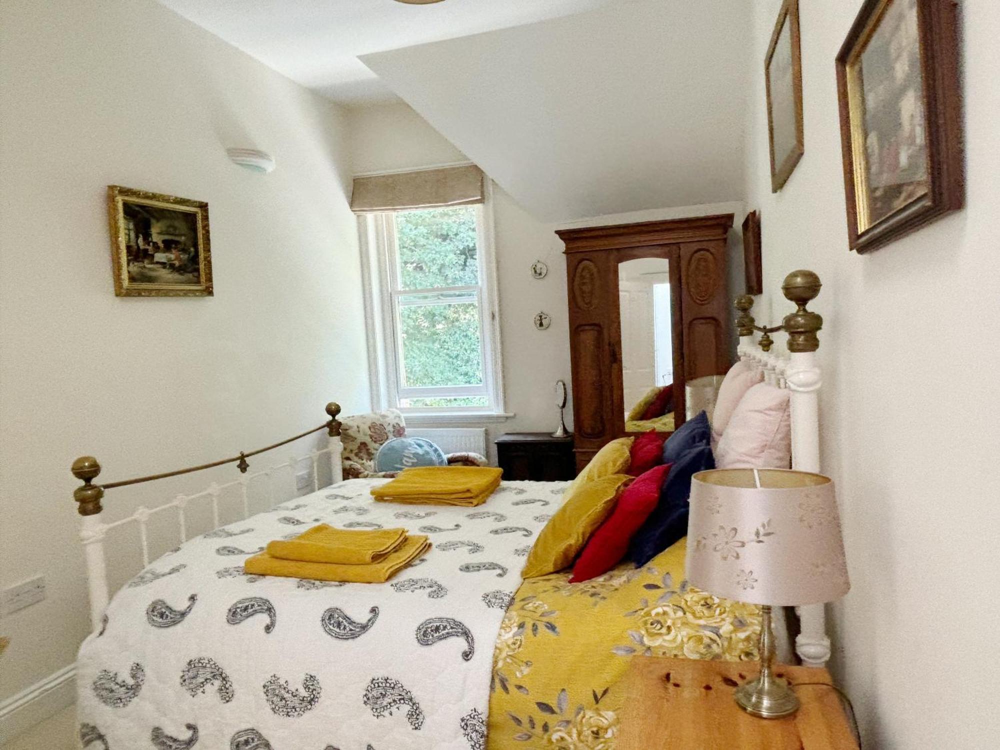 Spacious Town-Centre Apartment With Stunning Views غْريت مالفيرن المظهر الخارجي الصورة